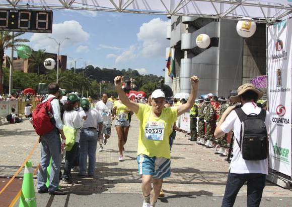 Esteban Jaramillo y Sebastián Salazar - Más de 10 mil competidores se dieron cita en esta histórica cita deportiva que se corría en las modalidades de 5, 10, 21 y 42 kilómetros.