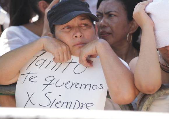 - Caras de tristeza mezcladas con tonadas vallenatas en la despedida de Diomedes.