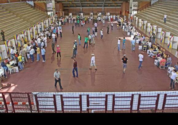 Juan Fernando Cano - En la Universidad de Medellín también hubo mesas de votación.