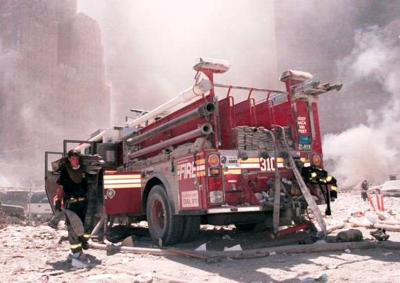 Archivo - Los rescatistas de Nueva York se convirtieron en h&#233;roes por salvar cientos de vidas mientras arriesgaban la de ellos mismos.