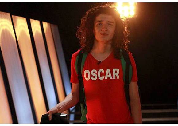 Cortes&#237;a Canal RCN - Los ruegos de Mateo fueron escuchados, por lo menos por unos d&#237;as m&#225;s. &#211;scar se convert&#237;a en el octavo eliminado de la competencia, pero no ser&#237;a su fin.