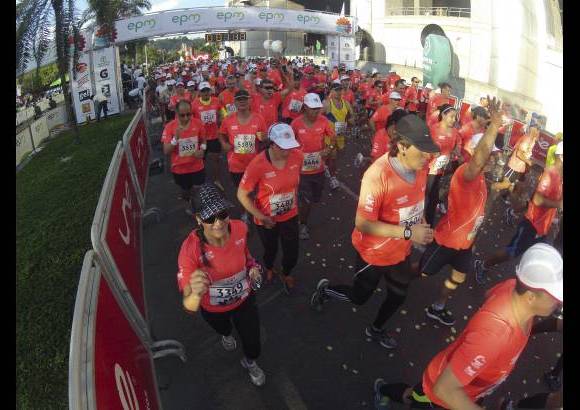 Esteban Jaramillo y Sebastián Salazar - Más de 10 mil competidores se dieron cita en esta histórica cita deportiva que se corría en las modalidades de 5, 10, 21 y 42 kilómetros.