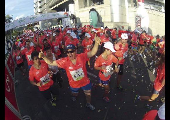 Esteban Jaramillo y Sebastián Salazar - Más de 10 mil competidores se dieron cita en esta histórica cita deportiva que se corría en las modalidades de 5, 10, 21 y 42 kilómetros.