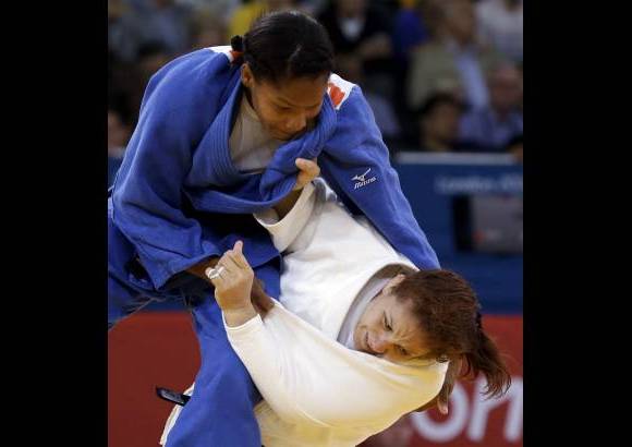 Foto Reuters - Fuerza, t&#233;cnica y concentraci&#243;n, los ingredientes que le dieron el triunfo a Yuri.