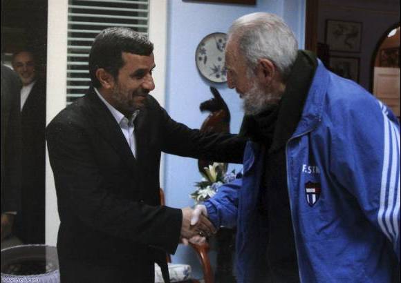 Reuters - El líder cubano Fidel Castro encontró al presidente de Irán, Mahmud Ahmadineyad, en la reunión que tuvieron esta semana en La Habana, "sosegado", "indiferente a las amenazas yankis" y "confiado en la capacidad de su pueblo para enfrentar cualquier agresión".