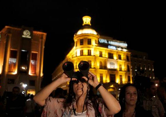 Reuters - En muchos lugares del mundo las personas se reunieron para ver el fen&#243;meno en grupo.