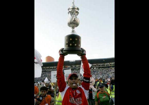 Foto archivo - El portero vallecaucano Miguel &#193;ngel Calero Rodr&#237;guez descrest&#243; con todo su talento en el club Independiente de Ginebra, el Club Sporting de Barraquilla, el Deportivo Cali, el Club Atl&#233;tico Nacional, el Pachuca y la selecci&#243;n Colombia.