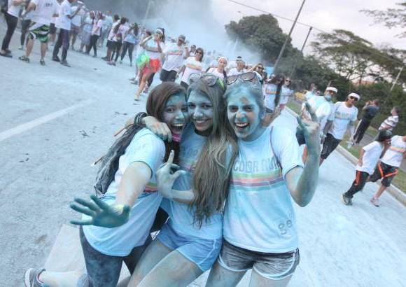 Esteban Vanegas - M&#225;s de 10.000 personas disfrutaron este domingo de los 5 kil&#243;metros m&#225;s divertidos del deporte. The color run pint&#243; de alegr&#237;a las calles de Medell&#237;n.