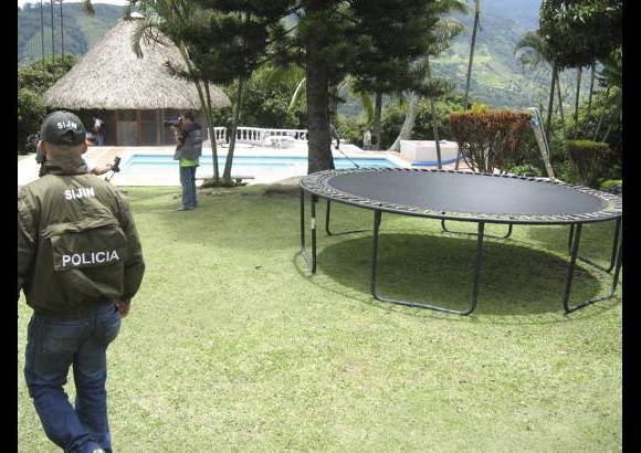 NELSON MATTA COLORADO - La finca ten&#237;a una cama el&#225;stica junto a la piscina y pavos reales como mascotas.