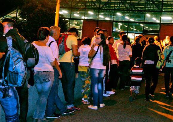 FOTO JUAN ANTONIO S&#193;NCHEZ - Para las autoridades, el impacto real de esta medida lo sentir&#225;n los usuarios que utilizan el metro en el sur, ya que la &#250;nica opci&#243;n que tendr&#225;n es coger bus o taxis.
