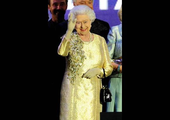 AP - El espectáculo se vio empañado por la repentina hospitalización de su esposo, el duque de Edimburgo.