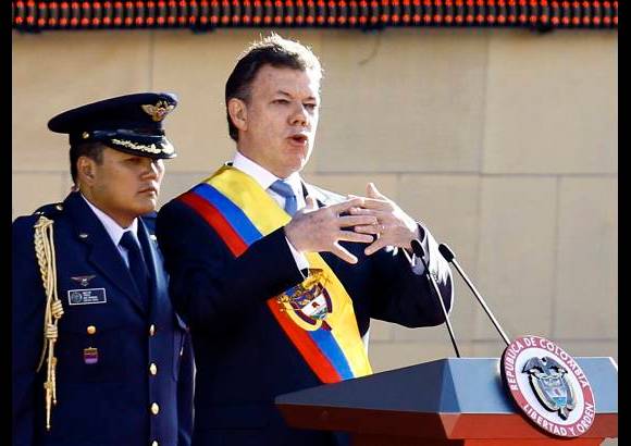 Reuters - El respeto a la vida es un mandato sagrado, el respeto a la libertad de las personas es una obligaci&#243;n del Estado democr&#225;tico, afirm&#243; el presidente de la Rep&#250;blica, Juan Manuel Santos, en su discurso al asumir su cargo.