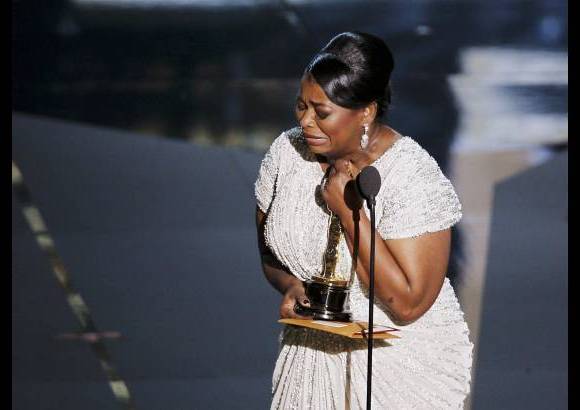 - El momento m&#225;s emotivo fue cuando Octavia Spencer recibi&#243; su premio a mejor actriz secundaria por Historias cruzadas.