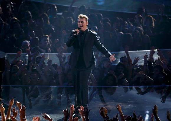 Reuters - Precisamente Sam Smith se destac&#243; durante la ceremonia con una interpretaci&#243;n de su &#233;xito &quot;Stay With Me&quot;.