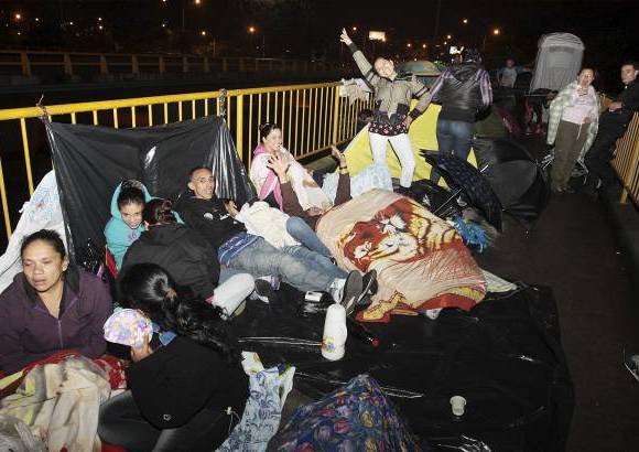 Foto R&#243;binson Saenz - Los venteros de tintos y comidas r&#225;pidas hicieron su agosto.