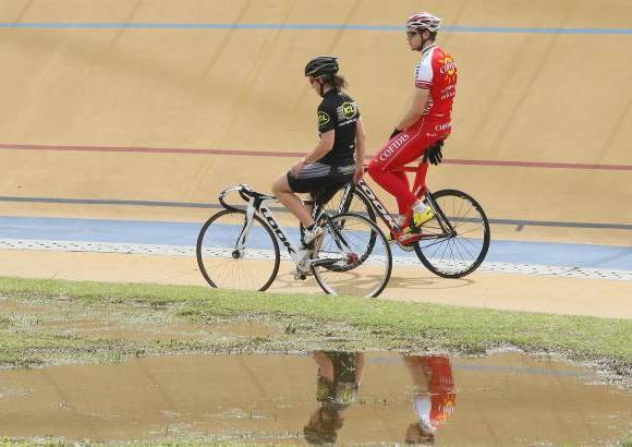 Juan Antonio Sánchez - Brasileños y chilenos fueron quienes más disfrutaron las primeras horas del día, para probar el óvalo del Cochise Rodríguez.