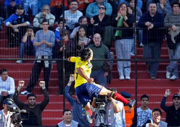 Reuters - Falcao fue la figura de Colombia ante Bolivia gracias a que encontró la senda del gol, tuvo la serenidad que le faltó en los primeros partidos y no se desesperó.