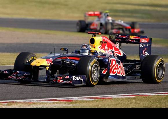 Reuters - A pesar de que necesitaba un solo punto para conseguir el título en caso de que Button ganara la carrera, Vettel obtuvo 15 y aseguró el título cuando todavía quedan cuatro carreras por disputarse.