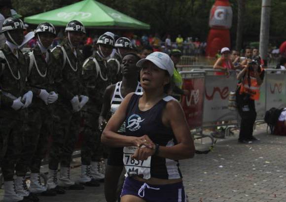 Esteban Jaramillo y Sebastián Salazar - Más de 10 mil competidores se dieron cita en esta histórica cita deportiva que se corría en las modalidades de 5, 10, 21 y 42 kilómetros.