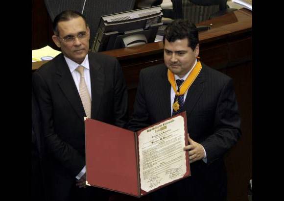 Colprensa - EL COLOMBIANO ha sido un baluarte de la democracia, dijo el senador Efraín Cepeda, promotor de la orden.