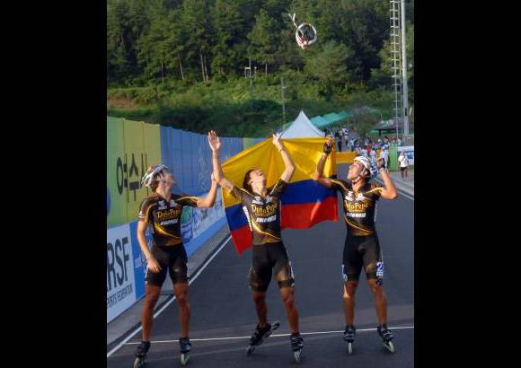 Cortes&#237;a Fedepat&#237;n - Con 19 medallas de oro y 2.394 puntos Colombia super&#243; a los locales y ratific&#243; que en el patinaje es potencia mundial.