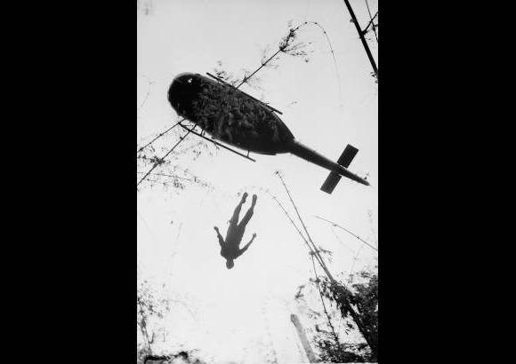 AP - La ca&#237;da de Saig&#243;n marc&#243; el final oficial de la Guerra de Vietnam y de la campa&#241;a militar estadounidense de una d&#233;cada contra el comunismo en el Sureste Asi&#225;tico.