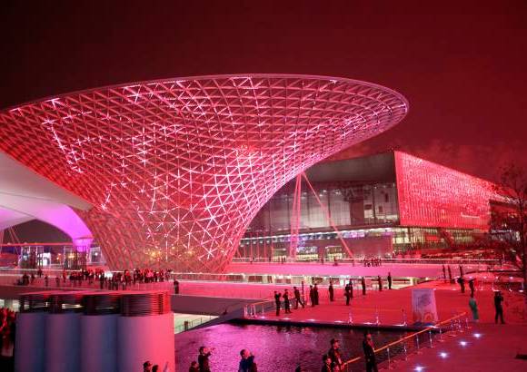 AP - La ciudad china abre las puertas al mayor recinto de la historia con 5,28 kilómetros cuadrados.