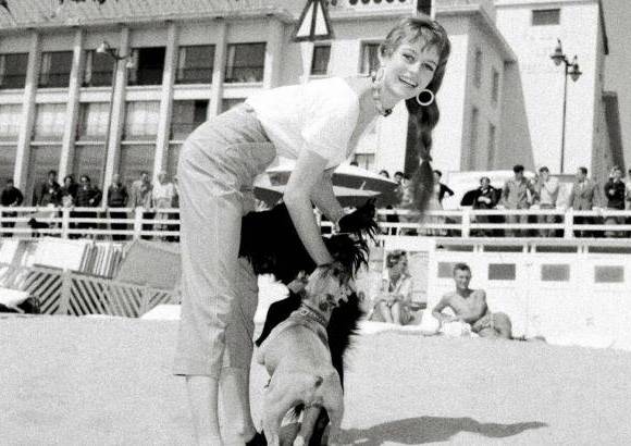 AFP - oto sin fecha de Brigitte Bardot en Cannes, durante el festival de cine.