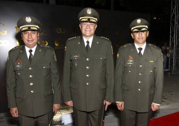 Edwin Bustamante - La c&#250;pula de la Polic&#237;a tambi&#233;n asisti&#243; al evento. De izquierda a derecha: general Yesid V&#225;squez (comandante de la Polic&#237;a Metropolitana), general &#211;scar Naranjo (director de la Polic&#237;a Nacional) y el coronel Gerardo Acevedo (comandante de la Polic&#237;a Antioquia).