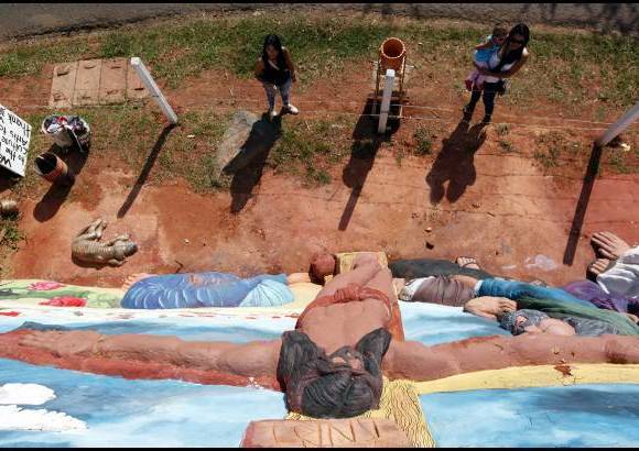 - A futuro espera realizar una escultura que ser&#225; homenaje a los diputados Del Valle asesinados.