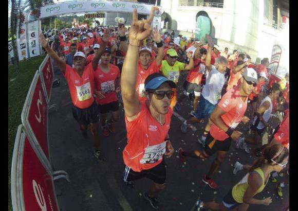 Esteban Jaramillo y Sebastián Salazar - Más de 10 mil competidores se dieron cita en esta histórica cita deportiva que se corría en las modalidades de 5, 10, 21 y 42 kilómetros.