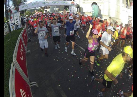 Esteban Jaramillo y Sebastián Salazar - Más de 10 mil competidores se dieron cita en esta histórica cita deportiva que se corría en las modalidades de 5, 10, 21 y 42 kilómetros.