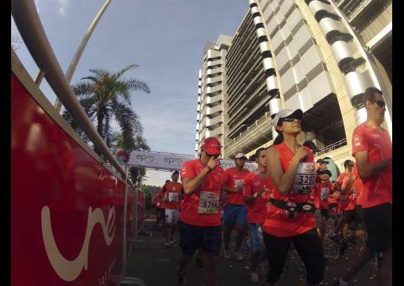 Esteban Jaramillo y Sebastián Salazar - Más de 10 mil competidores se dieron cita en esta histórica cita deportiva que se corría en las modalidades de 5, 10, 21 y 42 kilómetros.