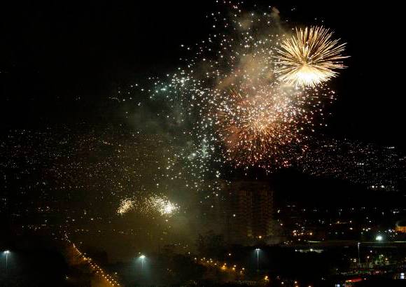 Jaime Pérez - El espectáculo, que se cumplió en el Paseo del Río, contó con la asistencia del presidente electo de Colombia, Juan Manuel Santos.