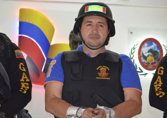 Reuters - Alias &quot;el Loco&quot;, por quien se ofrec&#237;an en Colombia cinco mil millones de pesos, fue capturado por primera vez en febrero de 1990 en San Jos&#233; del Guaviare, pero logr&#243; fugarse ese mismo a&#241;o.
