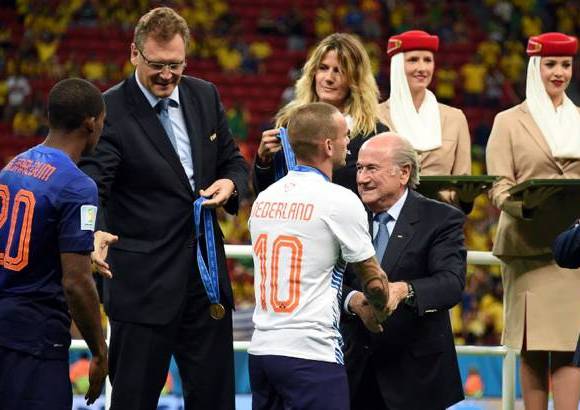 AFP - La selecci&#243;n de f&#250;tbol de Holanda se qued&#243; este s&#225;bado con el tercer puesto del Mundial al golear 3-0 a Brasil.