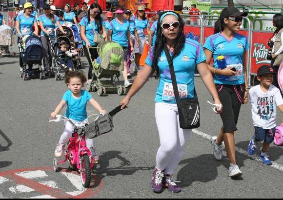 Juan Antonio Sánchez - El calor no fue impedimento para que desde las 7:30 a.m. empezaran a llegar al Parque de los Pies Descalzos.