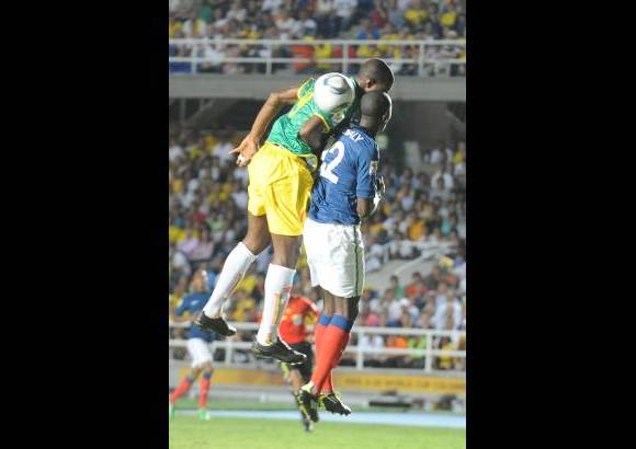 Colprensa - Francia dominó el compromiso, especialmente cuando Malí se quedó con 10 hombres.