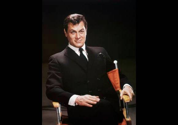 AP - Tony Curtis rodó un centenar de películas como protagonista, sin embargo, la Academia no le concedió el premio Oscar.
