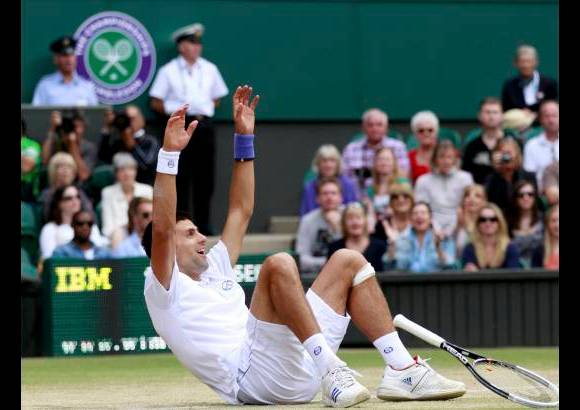 Reuters - "Es difícil expresar con palabras lo que se siente al estar en la final", dijo Djokovic a pie de pista nada más terminar su encuentro, en el que perdió dos bolas de partido en el tercer set antes de amarrar la victoria en el cuarto.