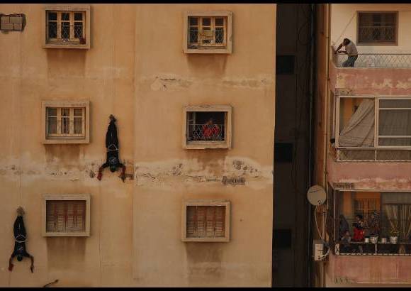 Reuters - En un desfile militar los integrantes de Hammas muestran sus habilidades bajando por un edificio.
