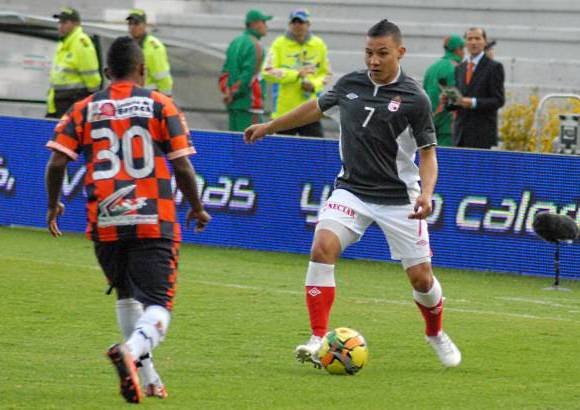 COLPRENSA - Independiente Santa Fe regresó al triunfo ante el Chicó, con dos tantos de Carlos Valdés y Yulián Anchico y con 25 puntos quedó a un paso de la clasificación.