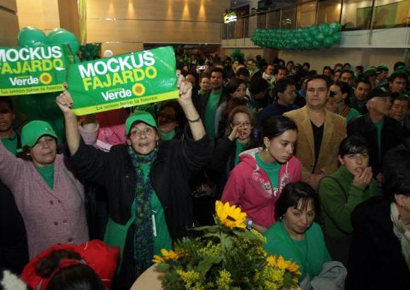 Colprensa - Los seguidores de Mockus no escondieron su tristeza por la derrota del aspirante presidencial en las urnas.