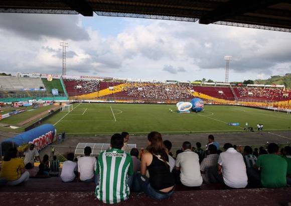 Manuel Saldarriaga - No hay explicaci&#243;n razonable. Siete torneos, seis de ellos consecutivos, como el principal protagonista y el candidato de todos para ser el campe&#243;n del f&#250;tbol colombiano, pero de nuevo la ilusi&#243;n se apag&#243;, la eliminaci&#243;n lleg&#243; y los Pijaos salieron una vez m&#225;s por la puerta de atr&#225;s, con l&#225;grimas en los ojos y preguntando &#191;Qu&#233; pasa?