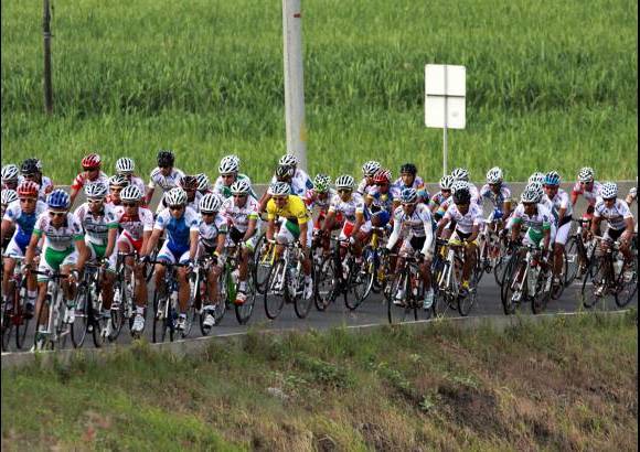 Róbinson Sáenz - Sergio Luis Henao continúa al frente de la clasificación general con un tiempo de 44 horas, 24 minutos y 41 segundos.