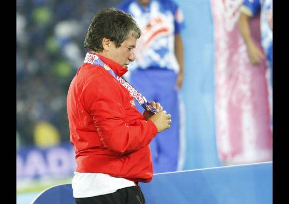 Hern&#225;n Vanegas - Millonarios alcanz&#243; la estrella 14 al superar en la gran final de la Liga Postob&#243;n II-2012 al Independiente Medell&#237;n. Dram&#225;tica definici&#243;n desde los penaltis despu&#233;s de empatar 0-0 en la ida y 1-1 este domingo.