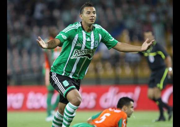 Hernán Vanegas - Edwin Cardona abrió el marcador en el Atanasio Girardot. El joven volante verdolaga marcó el sendero del triunfo nacionalista.