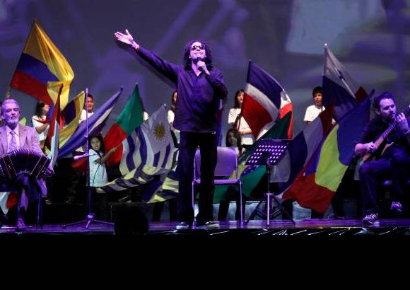 Hern&#225;n Venegas - Andr&#233;s Cepeda interpret&#243; el cl&#225;sico Canci&#243;n con todos.