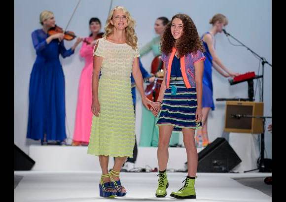 Reuters - Elton John ofreció un show por casi dos horas. Sedujo a sus seguidores anclado a su piano, irreprochable en el apartado técnico, como acostumbra.