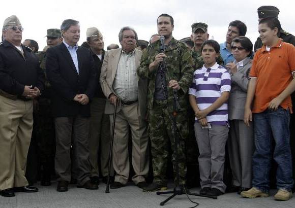 Colprensa-Andr&#233;s Torres - La familia Murillo perdi&#243; la cuenta de cu&#225;ntas veces esper&#243; la noticia de la liberaci&#243;n del coronel Murillo.